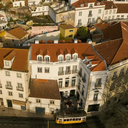 Alfama Lisbona