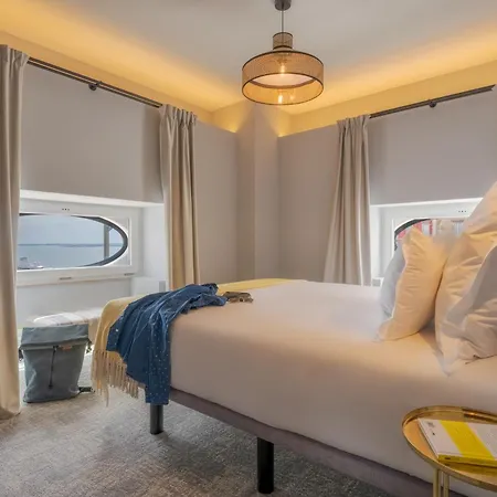 Alfama Hotel 4*