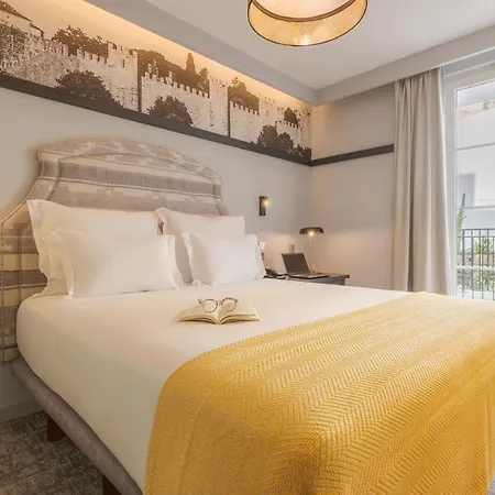 Alfama Hotel 4*