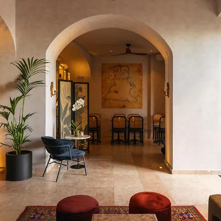 Alfama Hotel
