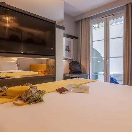 Alfama Hotel 4*