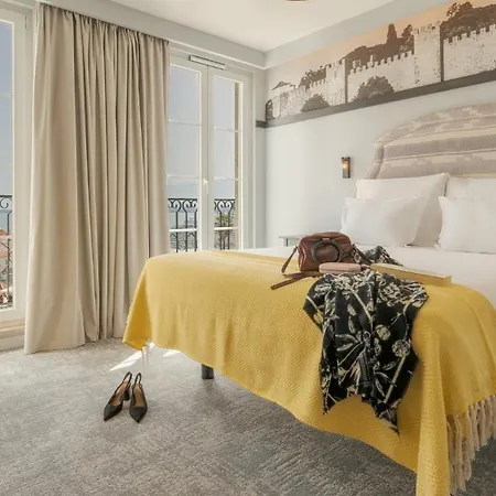 Alfama Hotel
