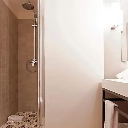 Отель Alfama 4*