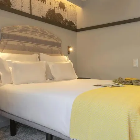 Alfama Hotel