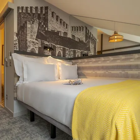 Alfama Hotel