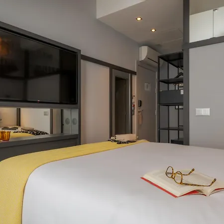 Alfama Hotel