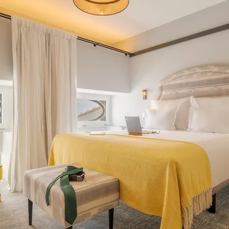Alfama Hotel